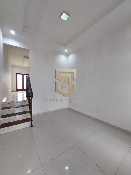 Rumah Mewah di Cilandak Timur