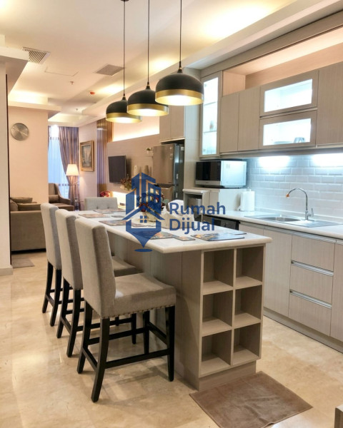 Sudirman Suite - Middle Floor