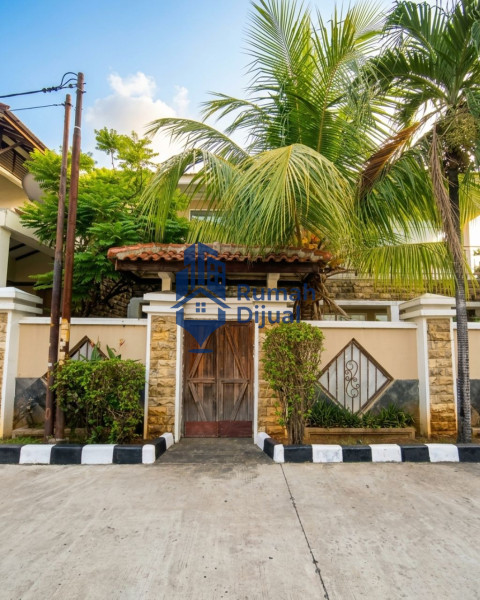 Rumah Kayu Mas Tengah - Jakarta Timur