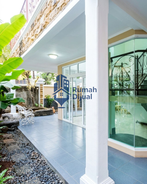 Rumah Kayu Mas Tengah - Jakarta Timur