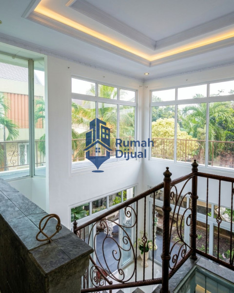 Rumah Kayu Mas Tengah - Jakarta Timur