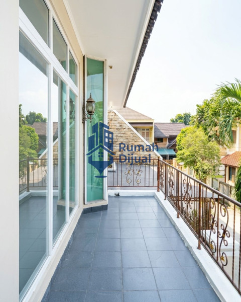 Rumah Kayu Mas Tengah - Jakarta Timur